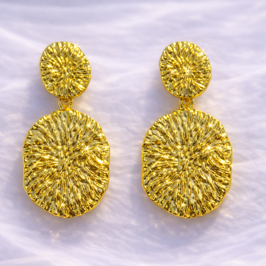pendientes relieve dorado